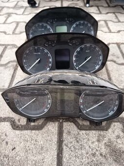 Prodám budíky na škoda Octavia 2,1.9 TDI 77kw,1.6 75 kw,