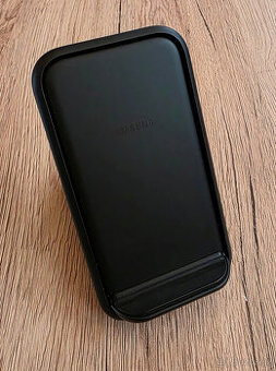 Bezdrátová nabíjecí stanice Samsung