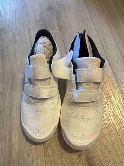 PRODÁM SPORTOVNÍ BOTY