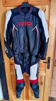 Kombinéza na motorku
