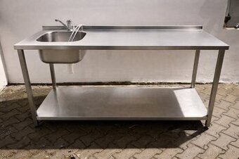 Nerezový stůl s dřezem a baterií