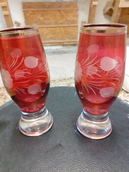 Skleničky, porcelán a keramika