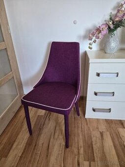 Čalouněná židle fialová