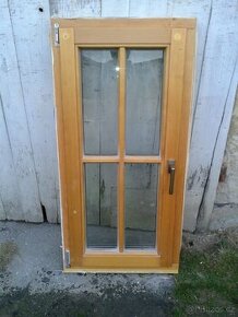 Dřevěné okno 57 x 117 cm