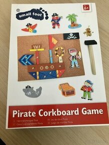 Hra s kladívkem - deska s přibíjejícími tvary - piráti - 1