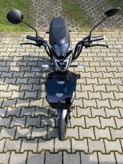 ElektroMoped, Skútr