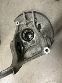Pravá zadní těhlice 8R0505436C pro Audi A6, A7, S6, Q5