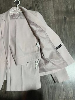 Růžový oblek Dorothy Perkins