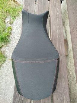 Ducati diavel sedlo