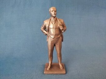 STAROŽITNÁ KOVOVÁ SOCHA V.I.LENINA. - 1