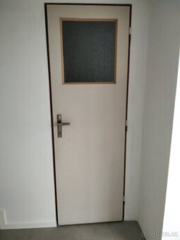 Dvoje dveře