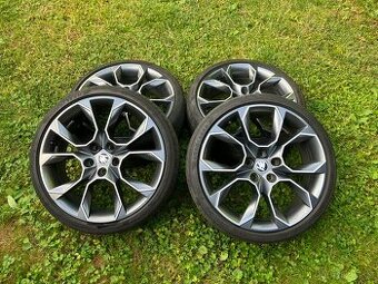 ALU kola EXTREME R19, 5x112, Škoda Octavia 3 RS