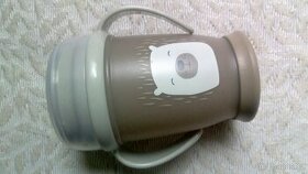 UČICÍ HRNÍČEK Z OBCHODU DM ÚPLNĚ NOVÝ