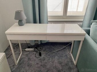 TV a pracovní stolek Ikea (cena za oba)