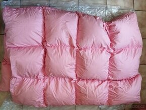 Prošívaná velmi hřejivá nadýchaná péřová peřina, husí peří.