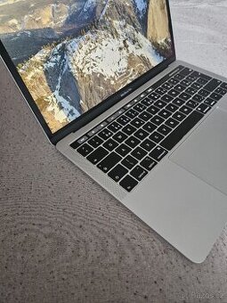 Apple MacBook Pro 13'' 2019 Touch Bar - STAV NOVÉHO