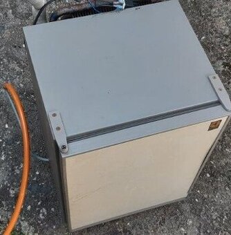 Lednice Elektrolux plyn/12V pro obytný vůz