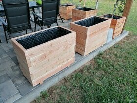 10% SLEVA Modřínový masivní vyvýšený záhon-květináč