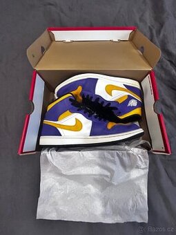 Air Jordan 1 Mid Lakers