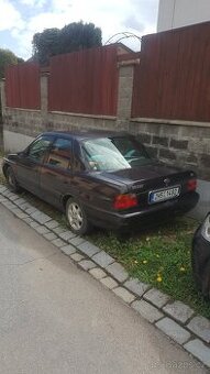 Náchod, díly na Ford Escort sedan 1.6 za Vaše ceny.LPG
