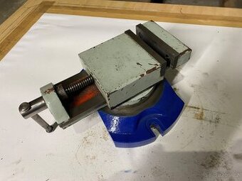 Svěrák otočný 100mm