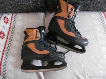 Kožené brusle vel. 41a půl. celkem v pěkném stavu