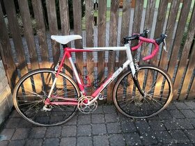 Silniční kolo karbon