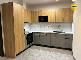 Pronájem bytu 2+kk s balkónem v Pardubicích (ul. Hus, 134577