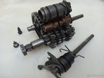 Aprilia 125 RS - kompletní převodovka.