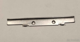 Pentacon Six Protiplech dvířek komory