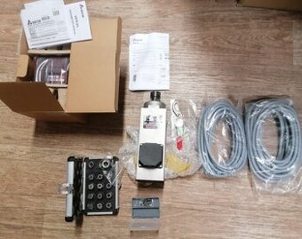 Prodám CNC vřeteno 2,2 kW, AC měnič, sadu kleštin a kabely..