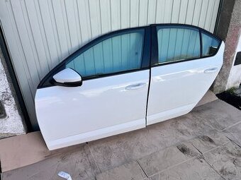 levé přední a levé zadní dveře Škoda Octavia 3 sedan