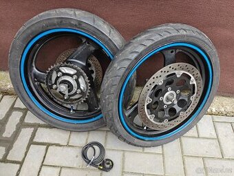 Suzuki GS 500 - přední tlumiče - kolo - centrální