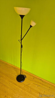 Lampa stojací, černá