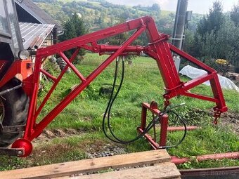 Hydraulické rameno za traktor