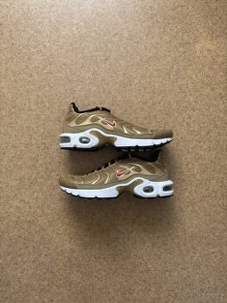 Nike Air Max Plus Metallic Gold