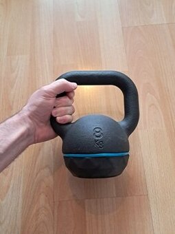 Kettlebell 8 kg – Corength (Decathlon), velmi dobrý stav