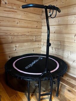 Jumpingová trampolína