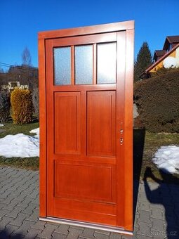 Dřevěné dveře euro 68
