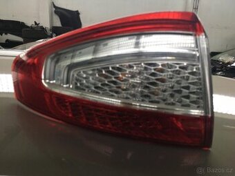 Ford Mondeo Mk4 10-14 světlo Hatchback"