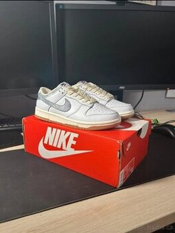 Nike dunk low Nové