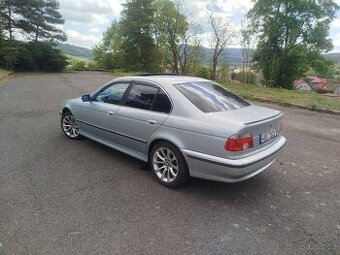 BMW e39 523i