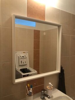 Zrcadlo IKEA na zeď
