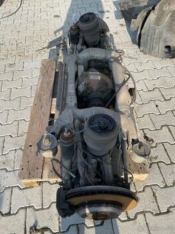Přední a zadní náprava e61 535D - 1