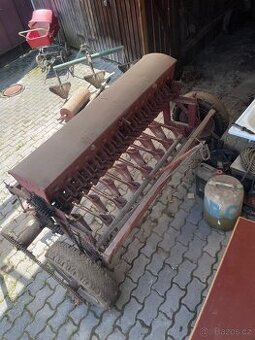 Seci stroj za traktor