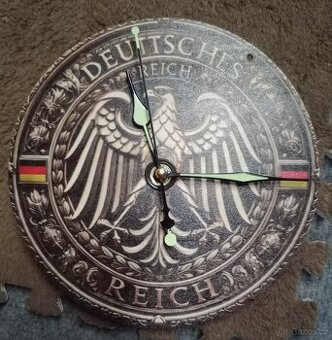 Nástěnné hodiny Deutsche Reich + přívěsek.