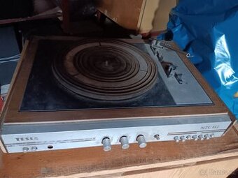 gramofon tesla NZC 142