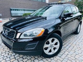 Volvo XC60 2.4 D5 4x4 5VÁLEC MANUÁL VÝHŘEV KAMERA TAŽNÉ