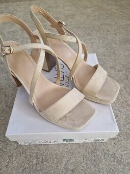 Páskové boty na podpadku vel. 41