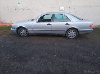 Prodám vyměním na díly mercedes pojizdny bez SPZ a TP